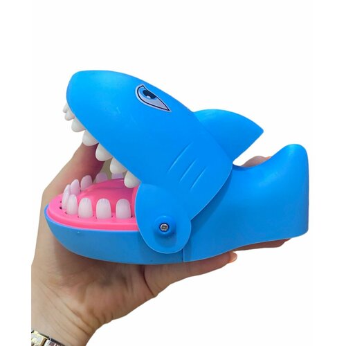 Игра Найди больной зуб настольная игра зубастая акула найди больной зуб акулы световые и звуковые эффекты no 2207 синий