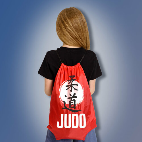 фото Сумка мешок для тех кто любит дзюдо с надписью judo и изображением иероглифов, красного цвета aika "яркость и стиль в спорте"
