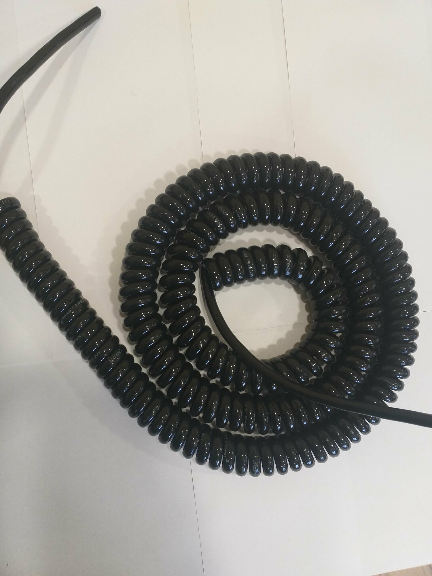 Спиральный кабель полиуретановый 3х1.5/1500-5000мм черный