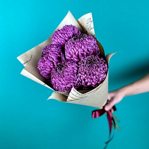 Букет цветов из 5 фиолетовых хризантем Магнум