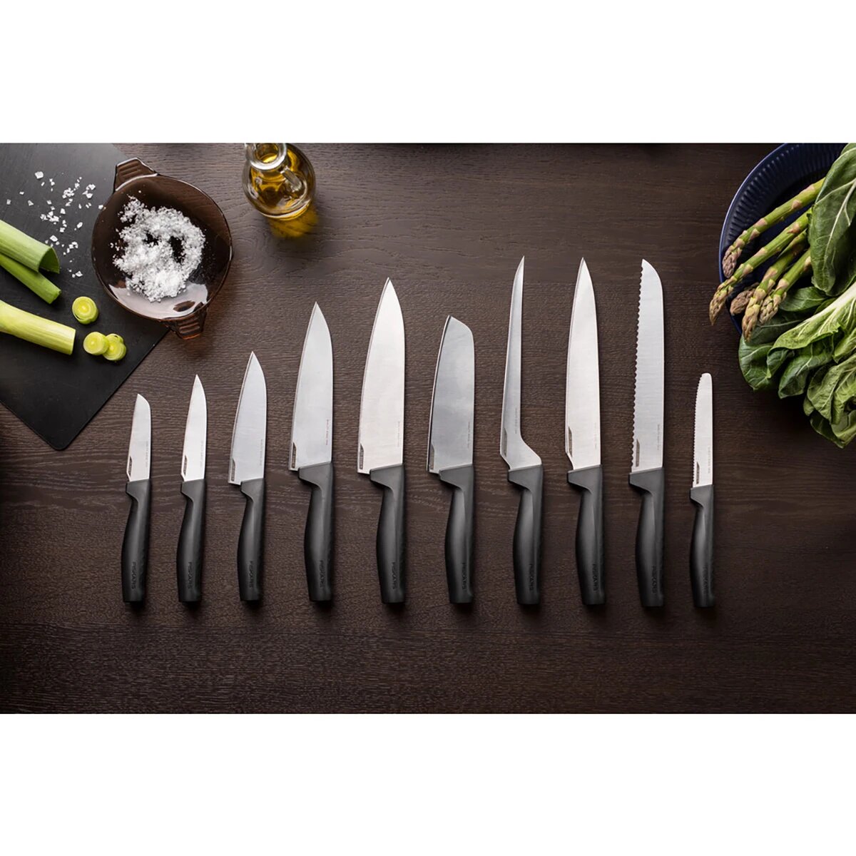 Нож кухонный Fiskars Hard Edge (1051761) стальной сантоку лезв.161мм прямая заточка черный - фото №20
