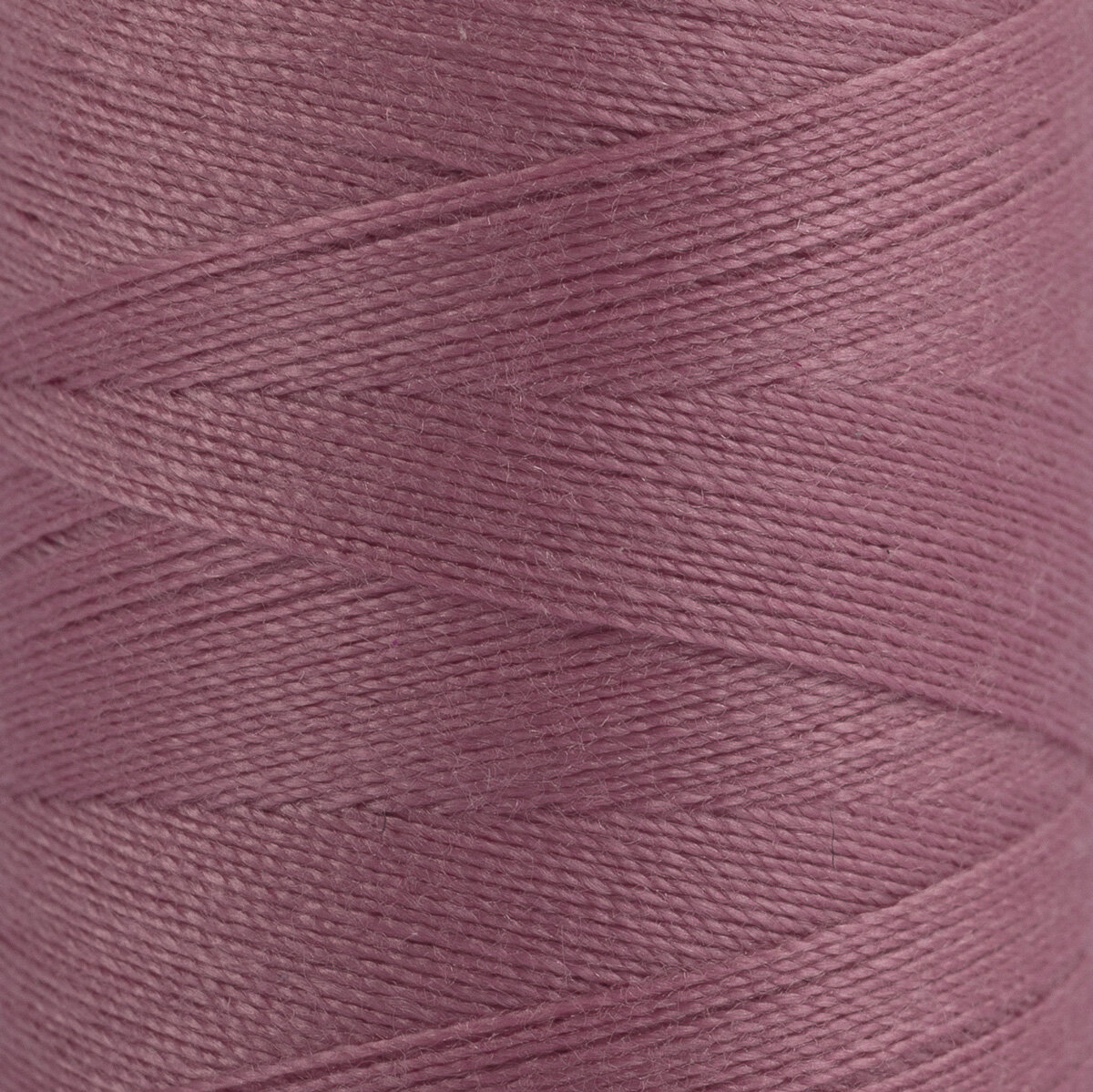 Швейные нитки Gamma 40/2, полиэстр, в бытовой намотке 183 м, прочные, № 469 цвет темно-розовый, 1 шт.
