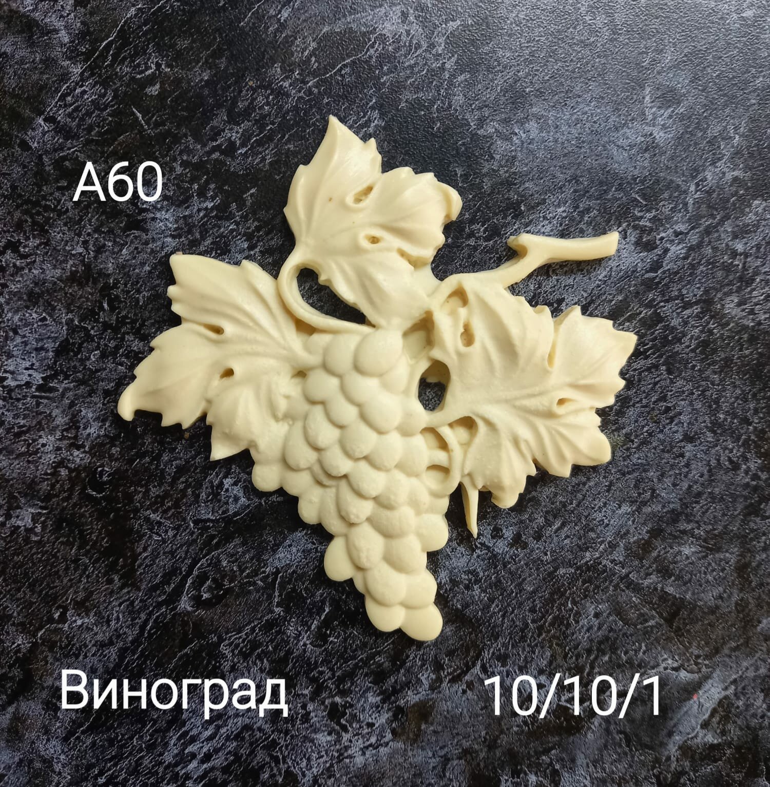 Лепнина из пластика и гипса