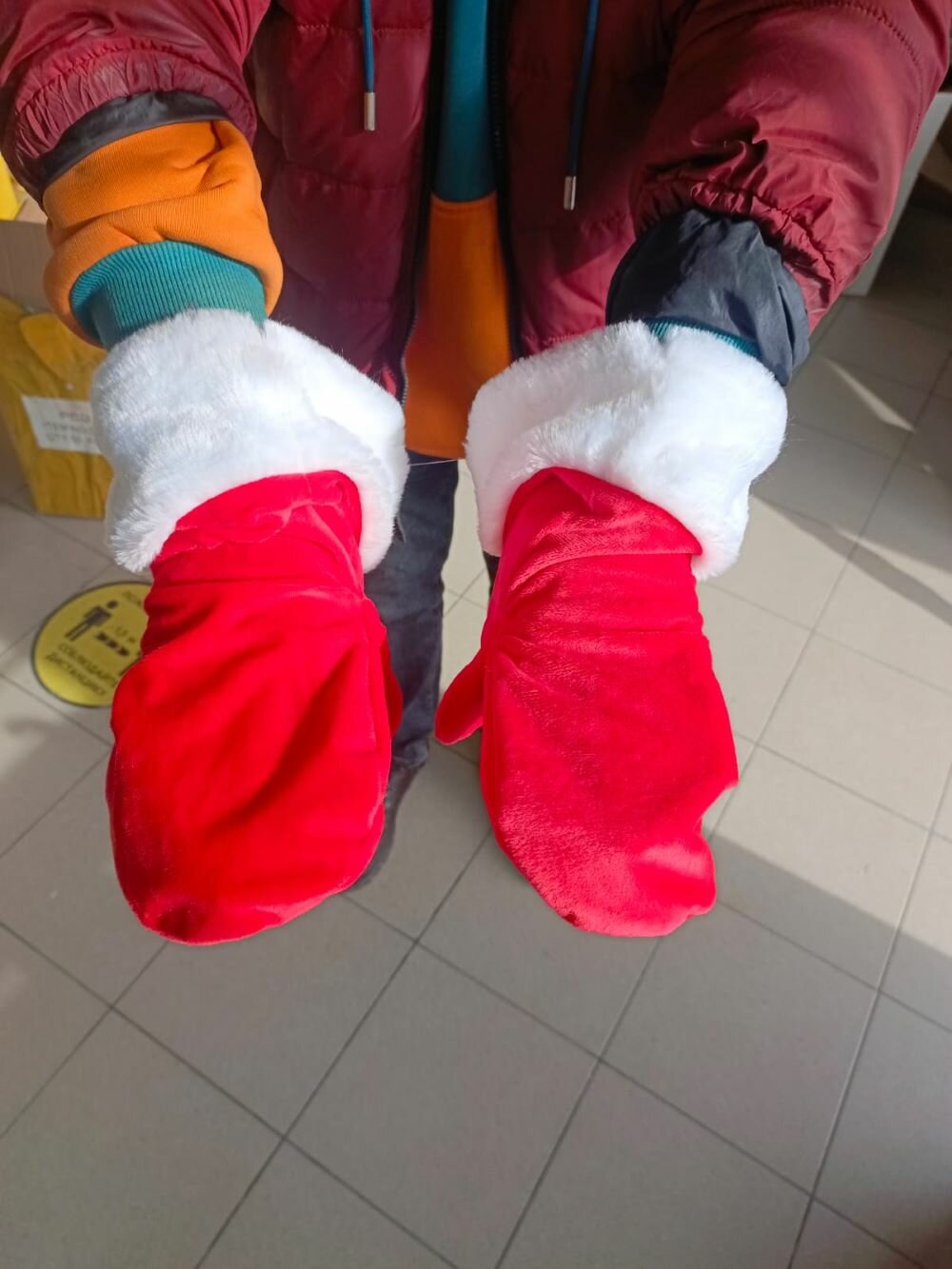 Варежки Деда Мороза — фото 1