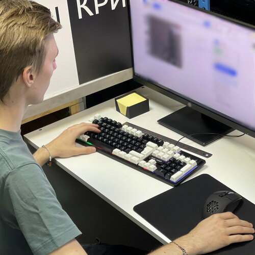 Комплект для ПК Беспроводная мышь USB клавиатура с подсветкой коврик набор для чистки в Готовое решения для рабочего места 199000₽