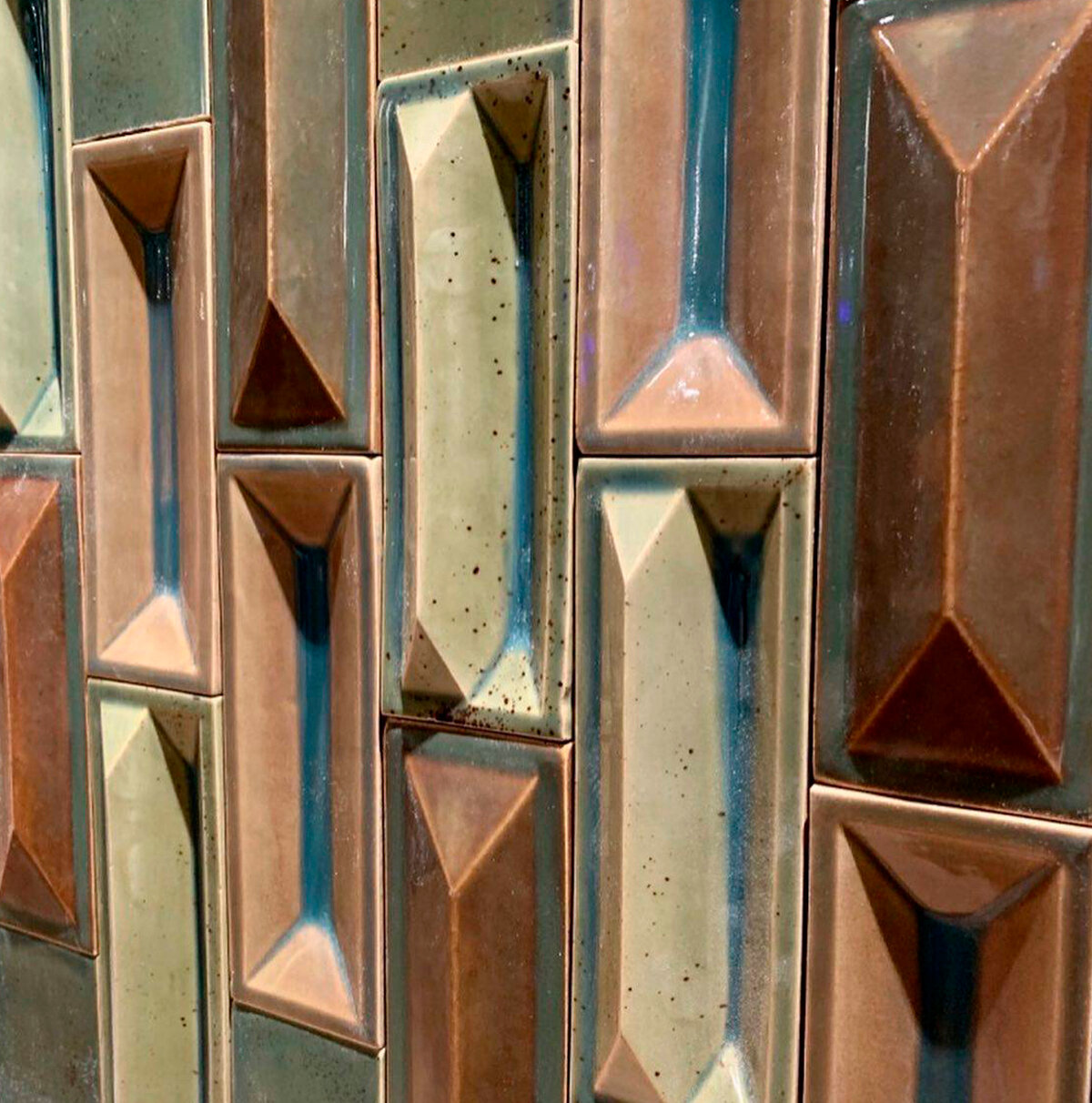 фото Плитка «прямоугольник» С асимметричным рельефом