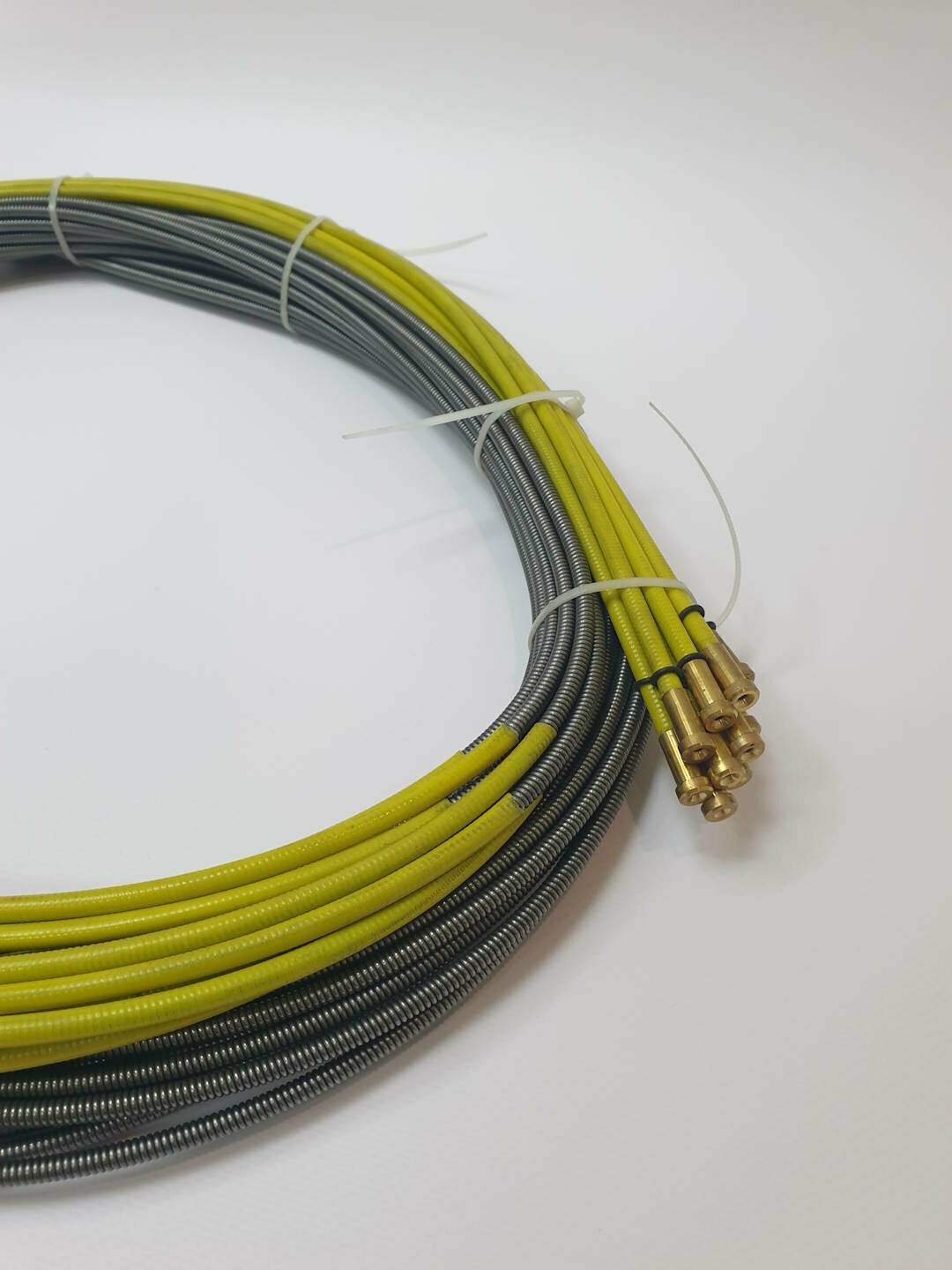 Картинки CH-L03-1,2-1,6 (B124.0041 ) Канал d=1,2.1,6 желтый L=3,4 м для горелки 3м, (компл. 10 шт) арт. Abicor Binzel 124.0041, подходит для сварочных горелок