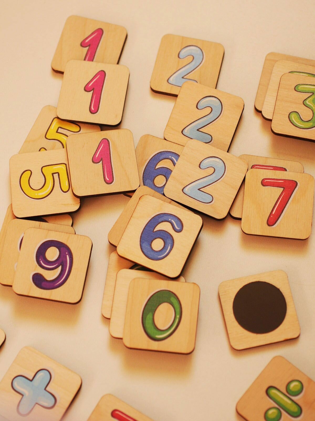 Цифры и символы на магнитах Riform "Счет", обучающая игра, цифры на магнитах