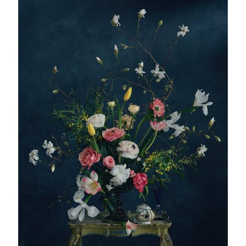 Авторская цветочная композиция в вазе No.6417 Азалия, Ирис, Мимоза, Ранункулюс, Роза Мияби, Тюльпан