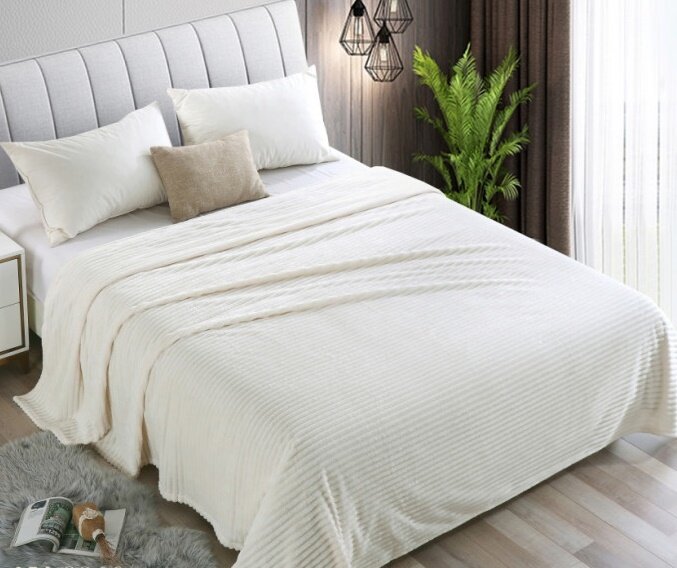 фото Плед / Покрывало / Кубик / Супер нежный / 200 220 / Евро / Мягкий / Для дачи / На кровать / На диван / В подарок / Белый