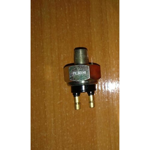 vernet bs4654 выключатель фонаря сигнала торможения Выключатель МТЗ сигнала торможения