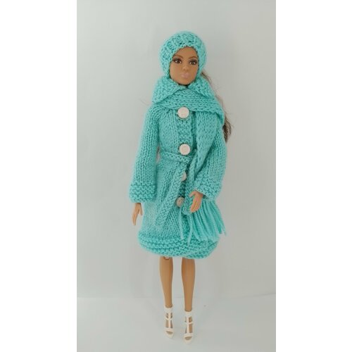 Стильный набор для куклы Барби: пальто, шапочка, шарф и вешалка