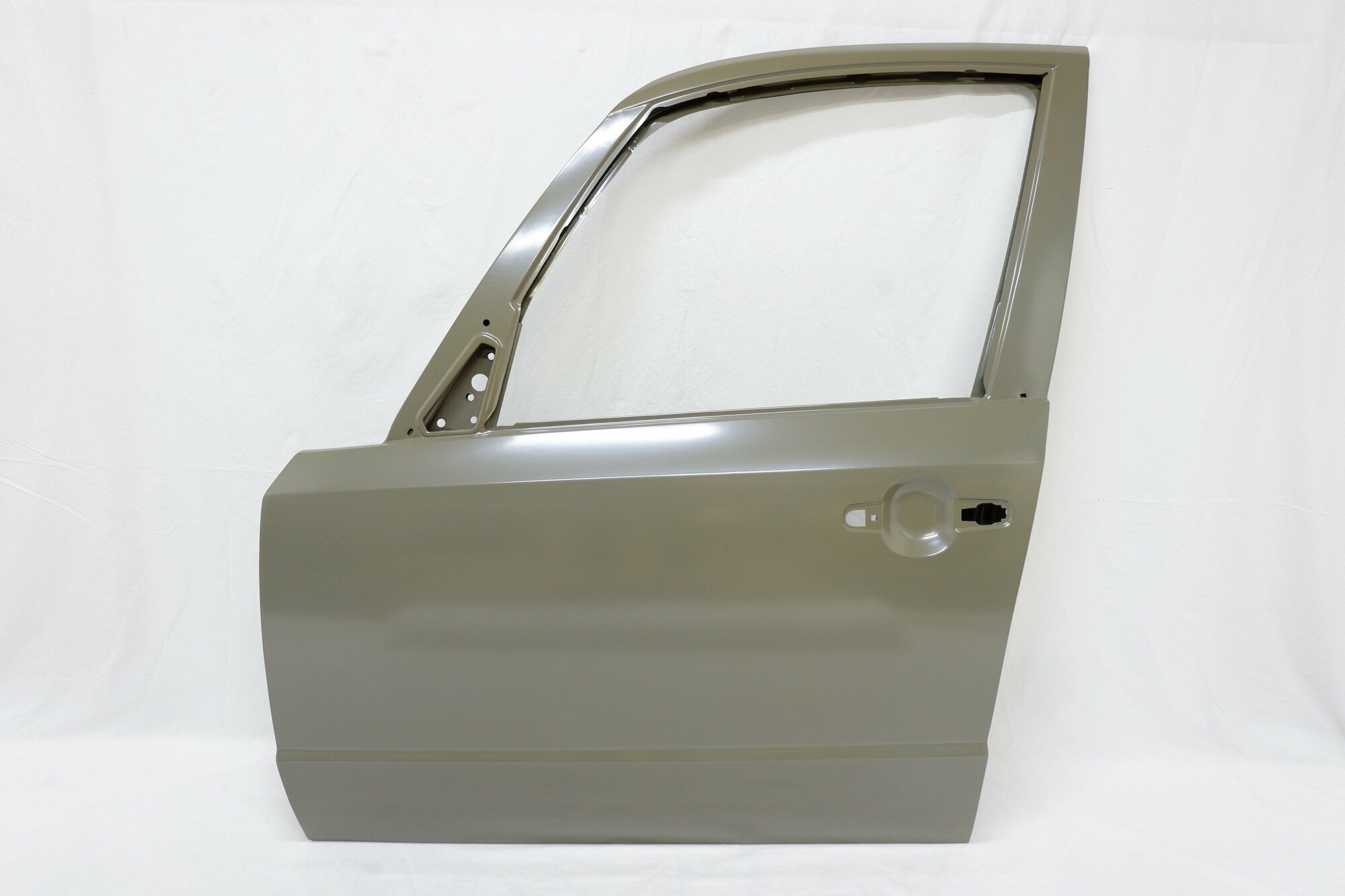 Дверь передняя левая Suzuki SX4 1 Classic 2006-2013 6800280820