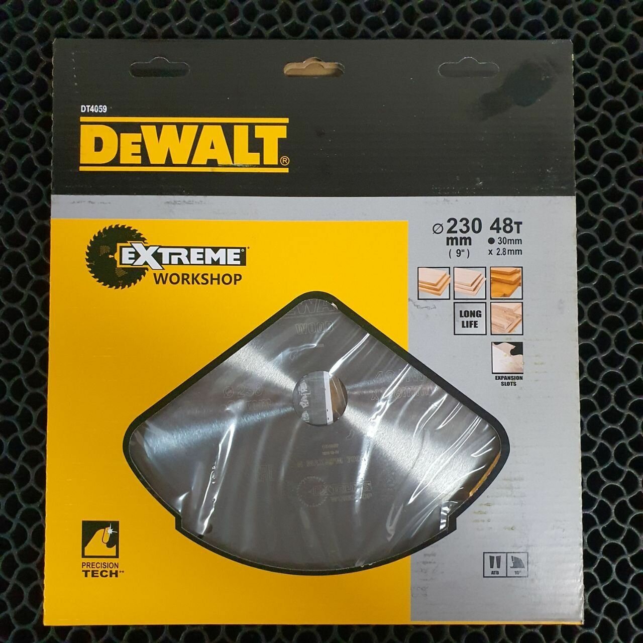 Пильный диск для резки дерева DeWalt 230x30mm 48T Extreme workshop