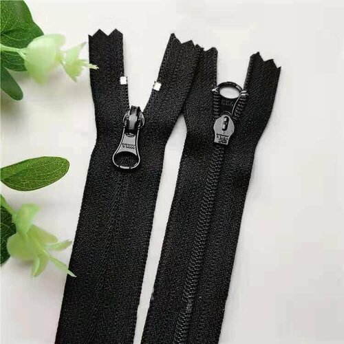 Застежка-молния витая, обратная, неразъемная. YKK. Тип 3. Длина 15 см. Черная