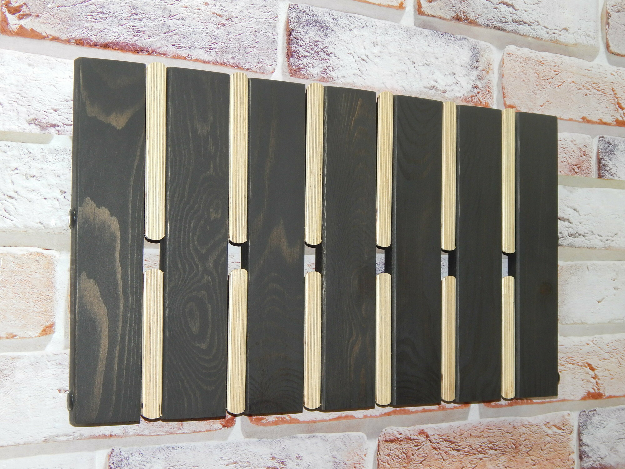 Настенная вешалка Вешалка-пиано цвет черный светлые крючки - фотография № 2