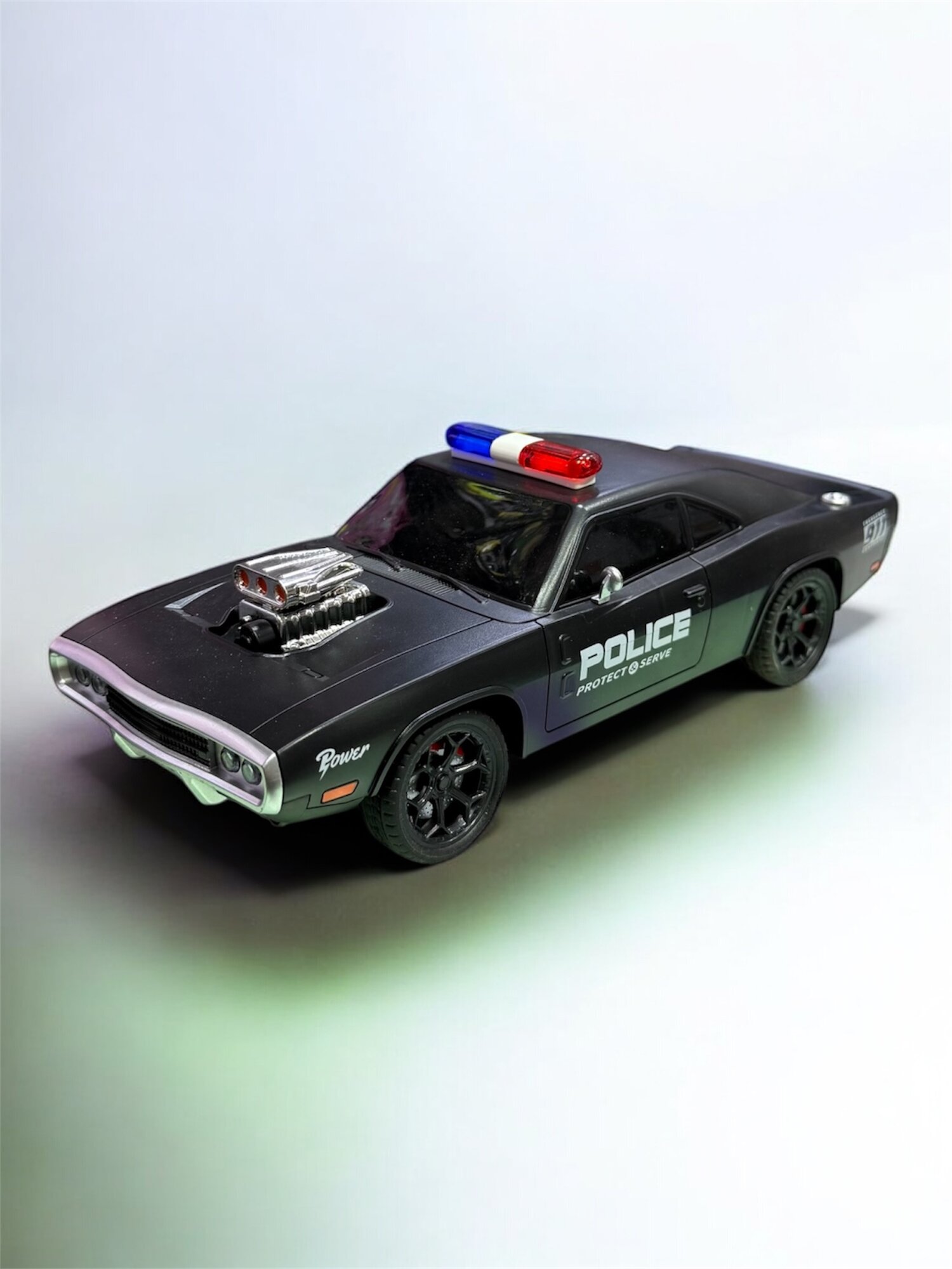 Игрушечная полицейская машинка, модель Dodge CHallenger 1970