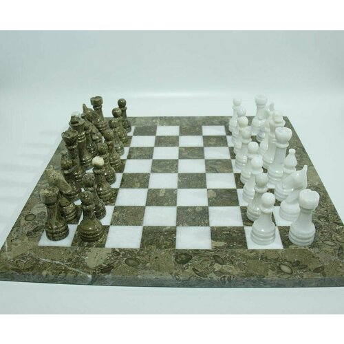 Шахматы из натурального камня мрамор и ракушечника 40 см х 40 см. играем в шахматы книга с фигурами и шахматной доской