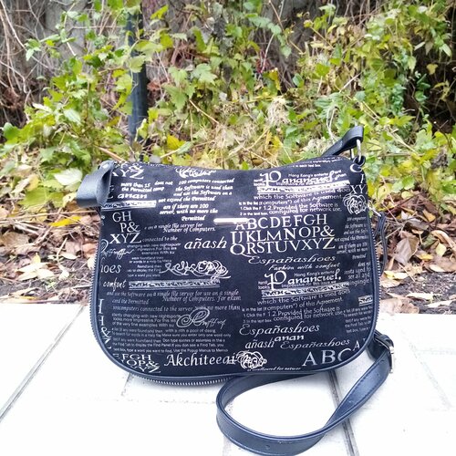 Сумка кросс-боди  1067 черна газета, фактура гладкая, бархатистая, черный