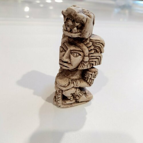 Статуэтка ручной работы. Мексика. Воин - ягуар