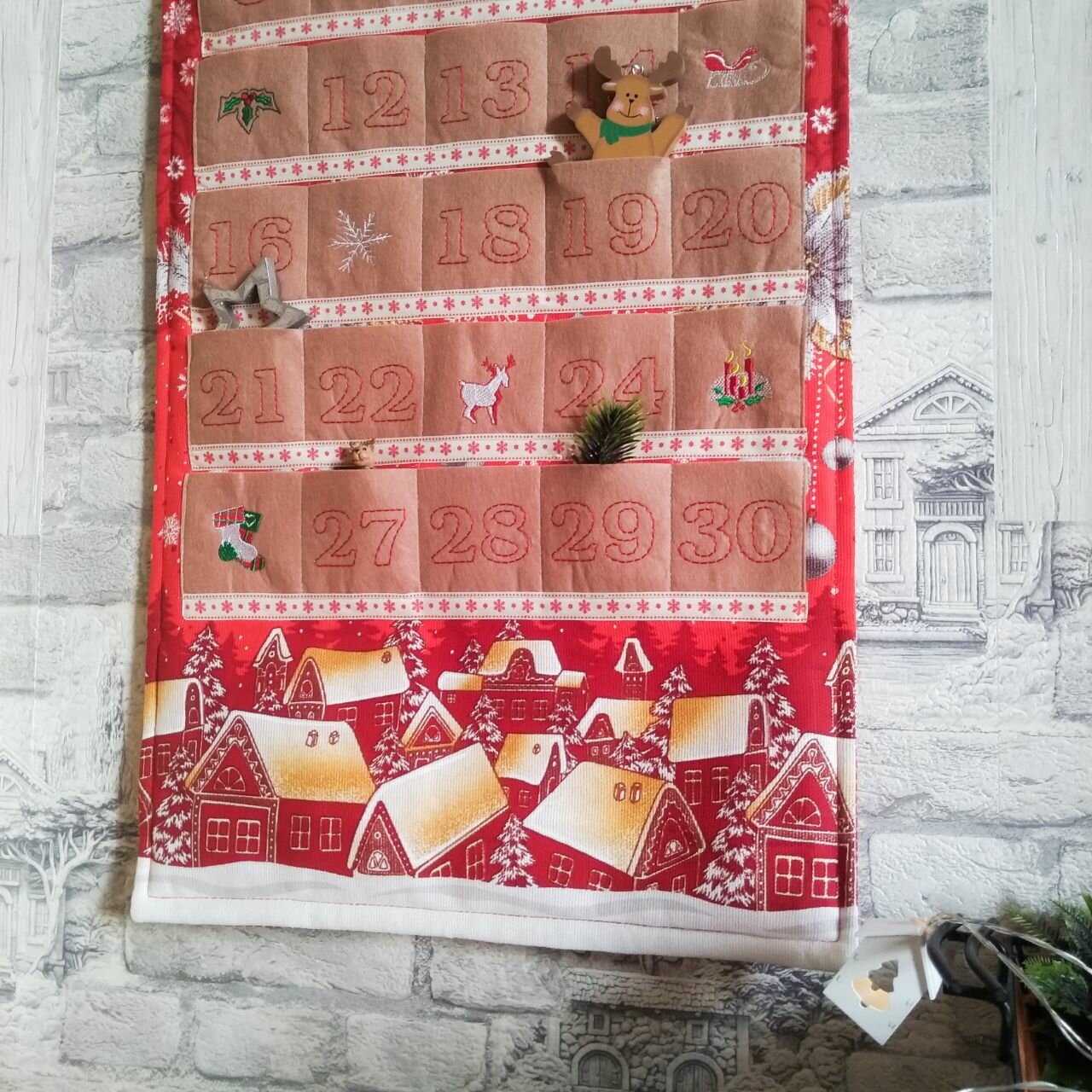 Текстильный новогодний адвент-календарь с домиками, 31 день