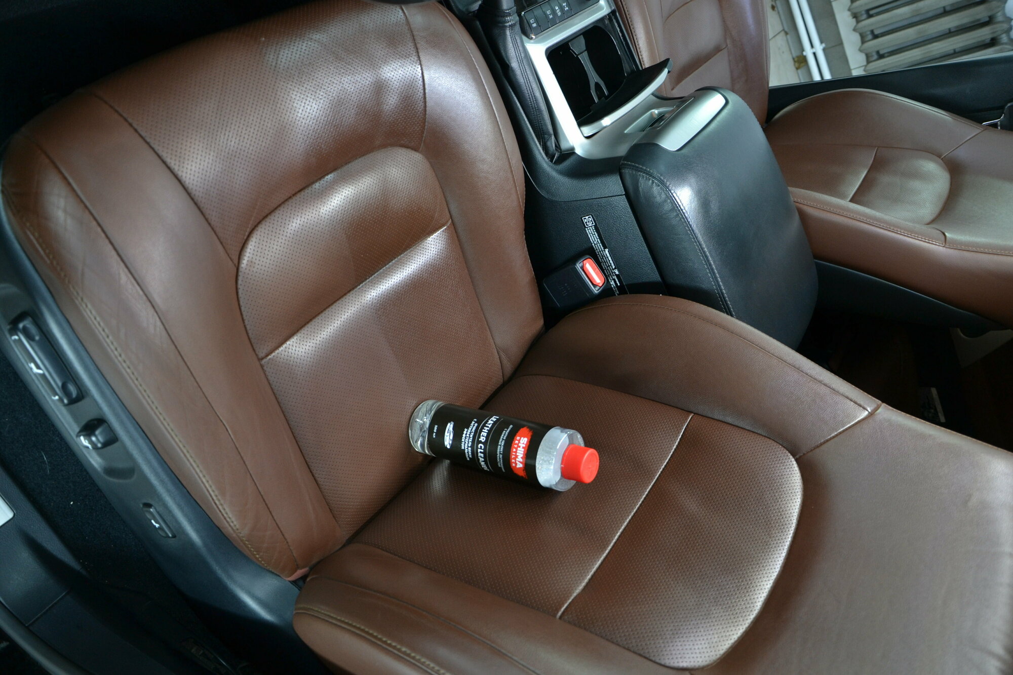 Очиститель кожи с антибактериальным эффектом SHIMA DETAILER LEATHER CLEANER 500 мл 4634444147852 — фото 4