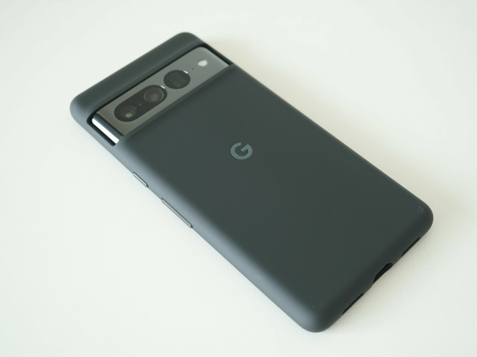 Оригинальный чехол Google Pixel 7 Pro case obsidian