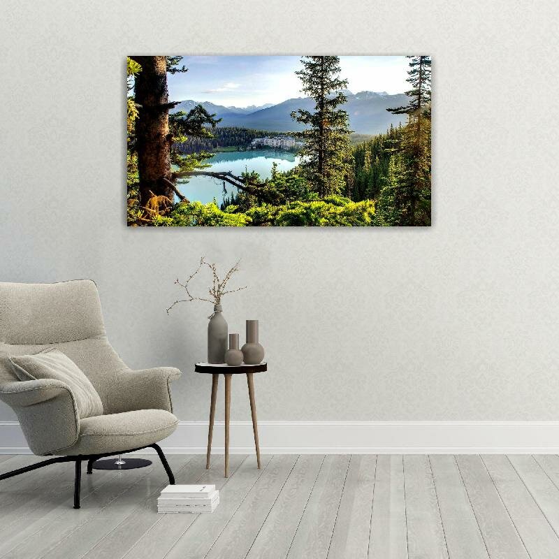 Картина на холсте 60x110 Альянс Лес "Lake Louise дом деревья горы" на подрамнике / интерьер/ декор