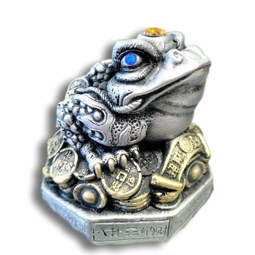 Статуэтка жаба на монете
