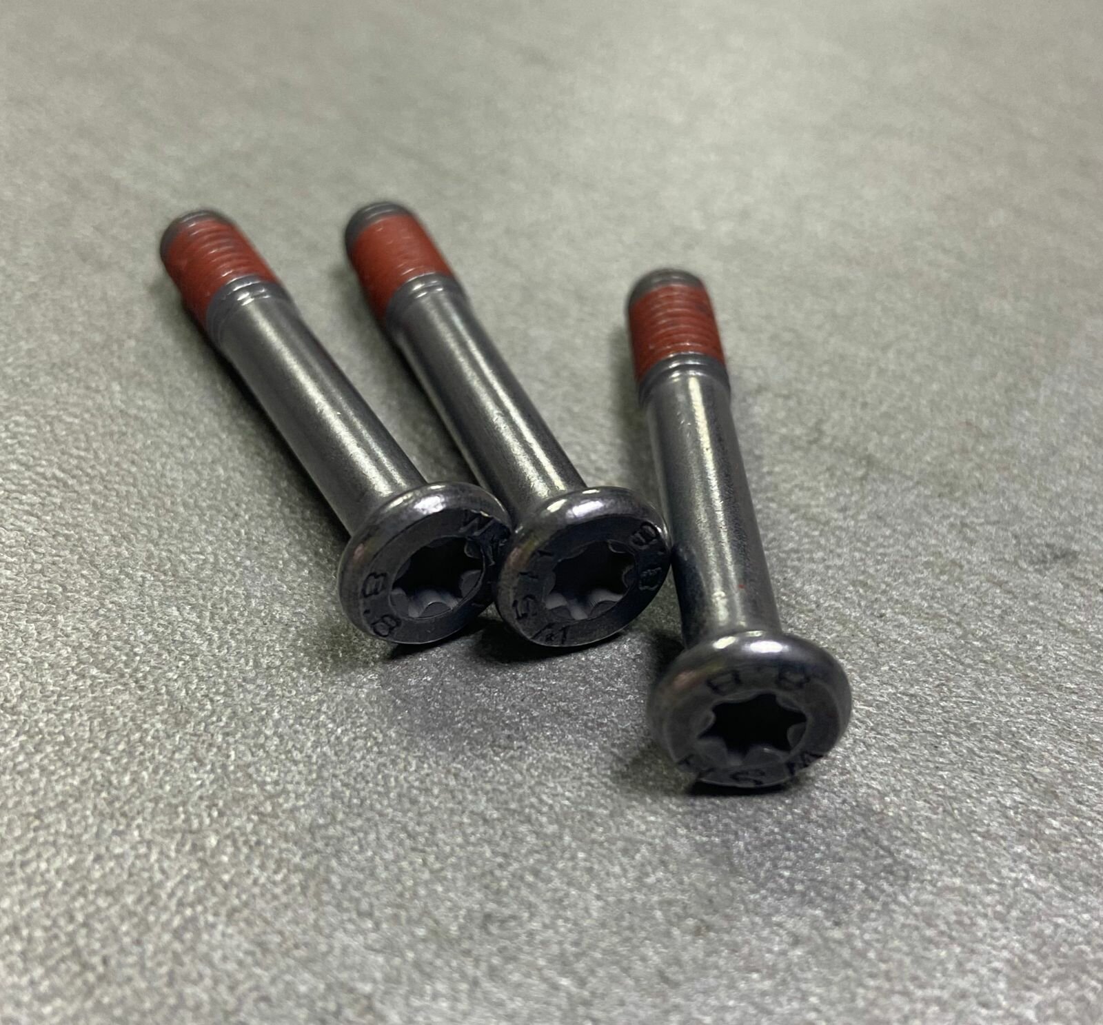 фото 1003421016 Болт втягивающего реле стартера 3шт (комплект) М5 33мм Bosch (139915) арт. 1003421016