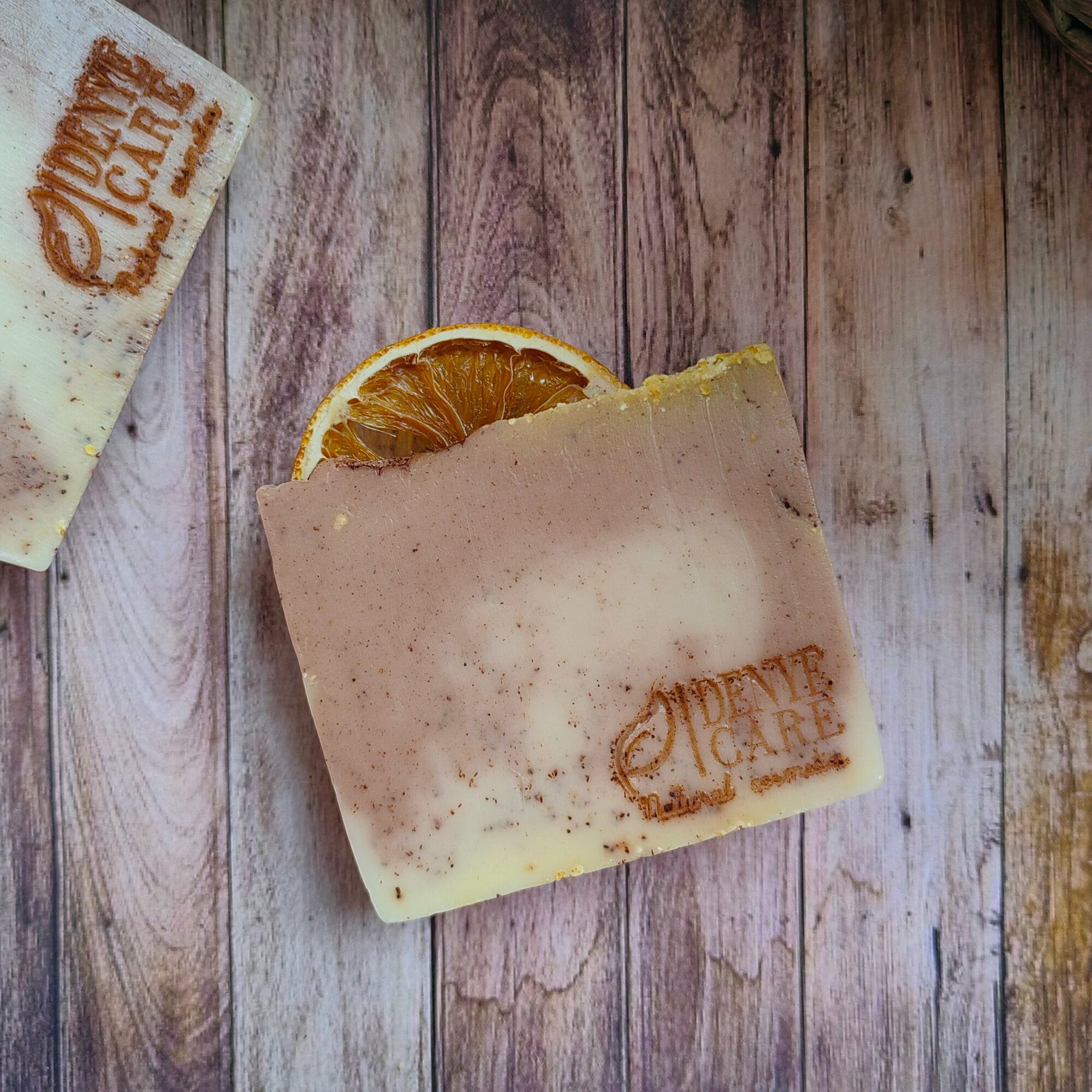 фото Мыло ручной работы с апельсином и корицей "Идеальная пара"