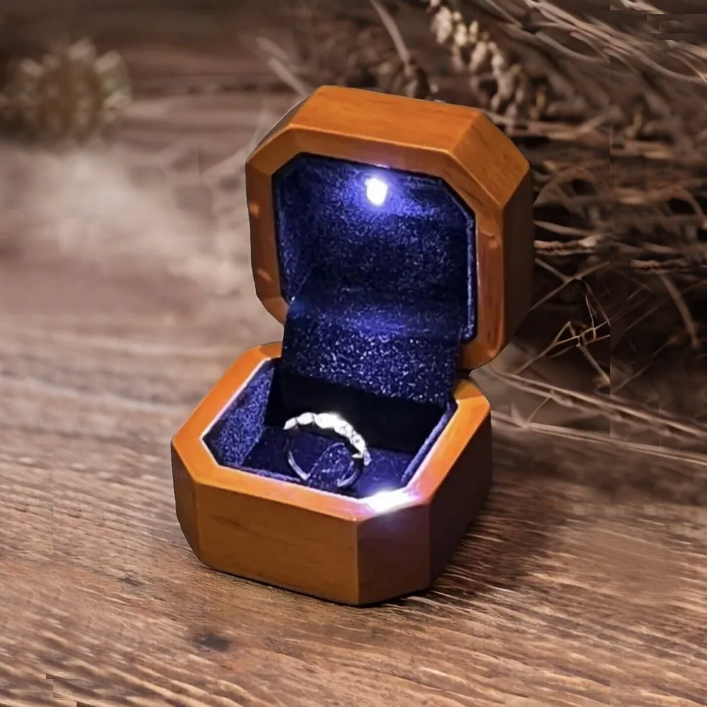 Деревянный футляр для кольца с подсветкой / Коробочки для ювелирных украшений с подсветкой / Ювелирная упаковка
