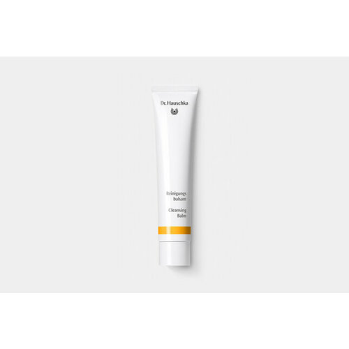 Бальзам для умывания Dr.Hauschka, нанесенный на влажную кожу, превращается в легкое очищающее молочко. Он тщательно удаляет с кожи загрязнения и макияж, сохраняя собственный водно-липидный баланс кожи. Легкая формула, превращающая гель в молочко, подходит для любого состояния кожи, а также для мужчин, носящих бороду. Бальзам нежно ухаживает за кожей, наполняя ее свежестью. Бальзам с добавлением мела с острова Рюген, березы и абрикоса при каждом применении тщательно очищает кожу, утром и вечером придавая коже ощущение свежести.