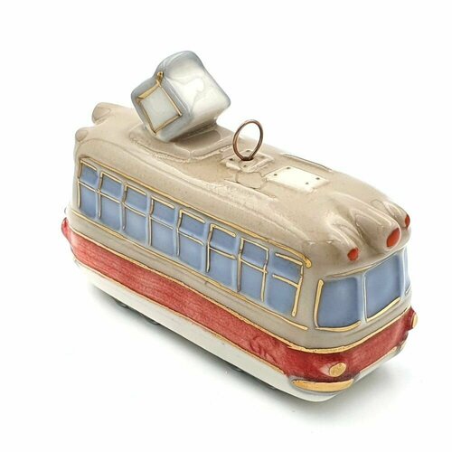 Фарфоровая статуэтка 