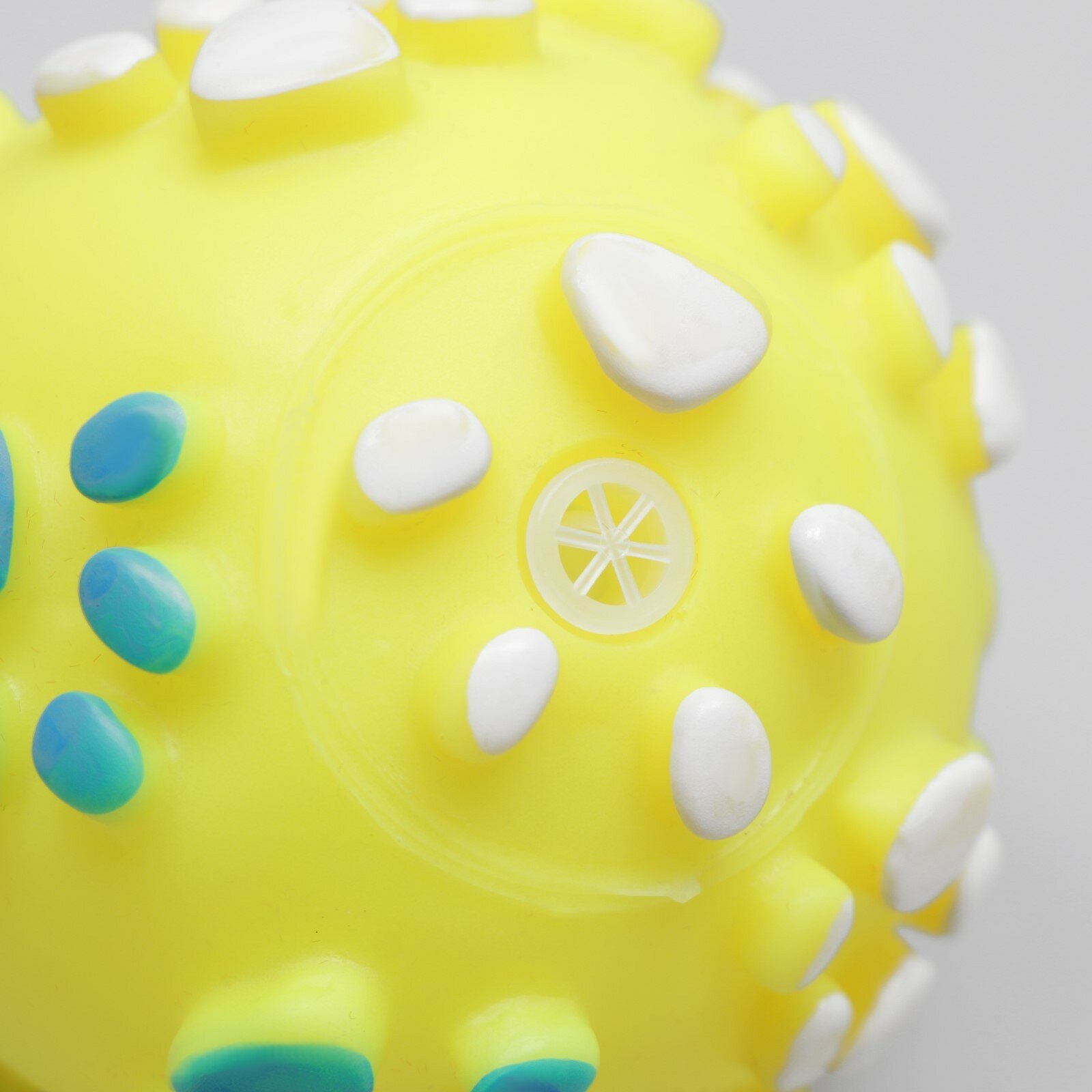 Игрушка пищащая "Мяч Лапка"для собак, 6,5 см, жёлтая - фотография № 4