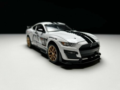 Машинка металлическая Ford Mustang Shelby 1:24, Коллекционная модель для взрослых, Игрушечный автомобиль с звуковыми и световыми эффектами для детей