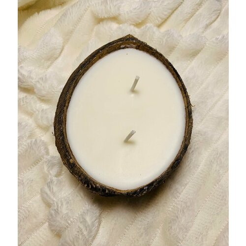 Свеча в кокосе