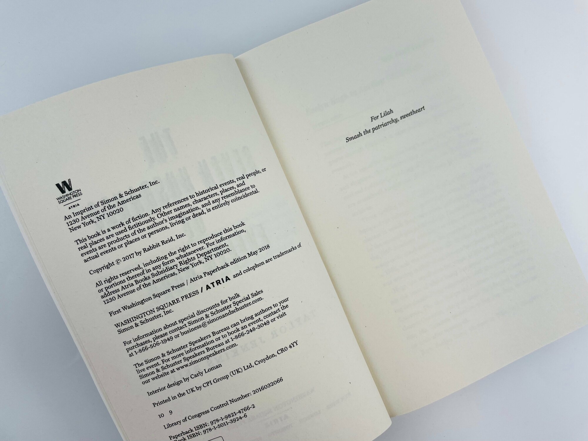 Книга Seven Husbands of Evelyn Hugo - фото №3