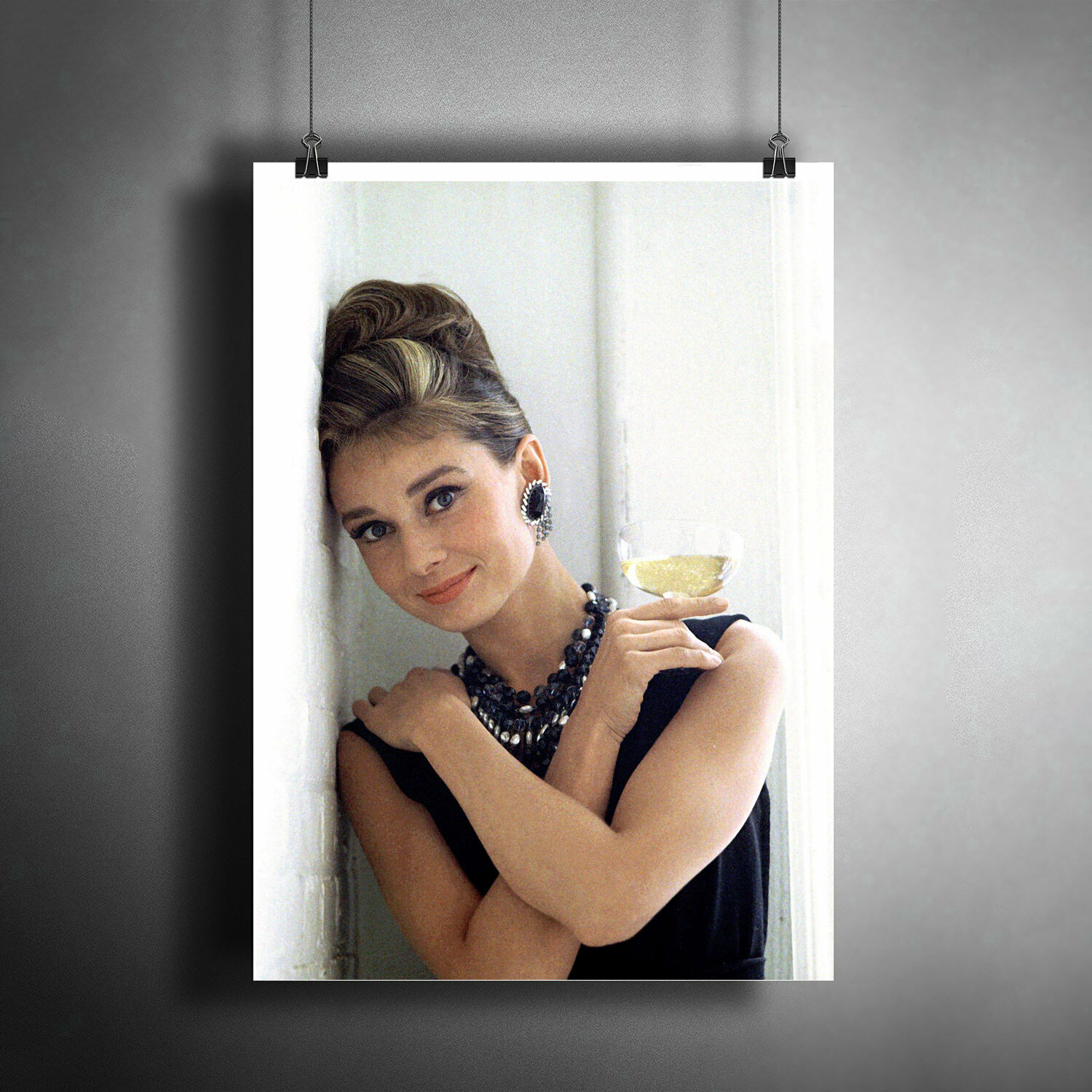 Постер плакат для интерьера "Британская актриса Одри Хепбёрн. Audrey Hepburn" / Декор дома, офиса, комнаты, квартиры A3 (297 x 420 мм)