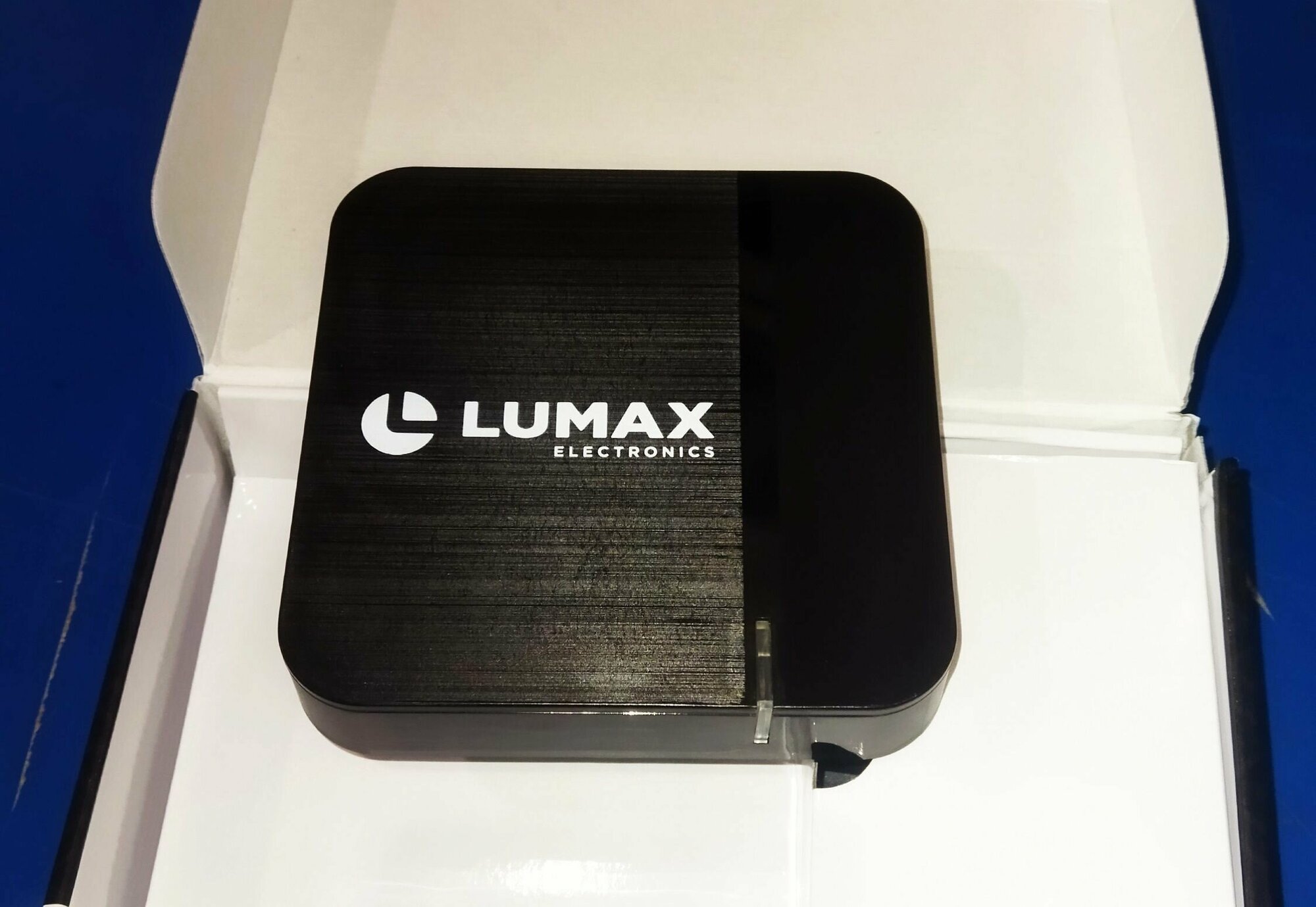 Mедиаплеер и Android Smart IPTV-приставка Lumax ID4102HD