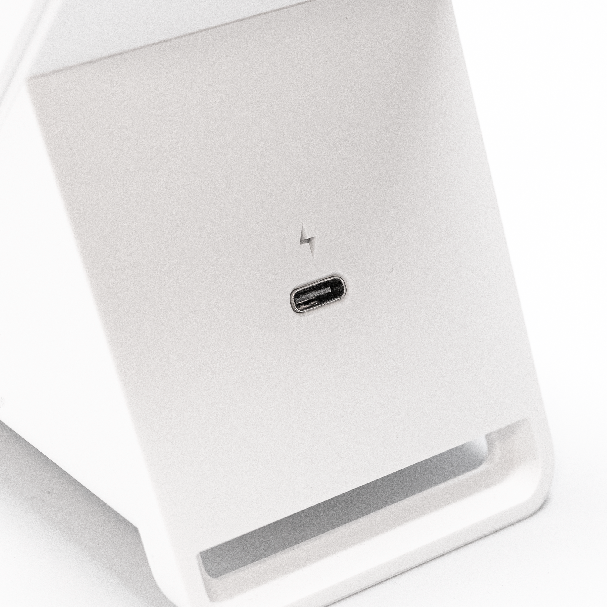 Беспроводное зарядное устройство Infinix Wireless Charger WSC50 белый 50 Вт — фото 1
