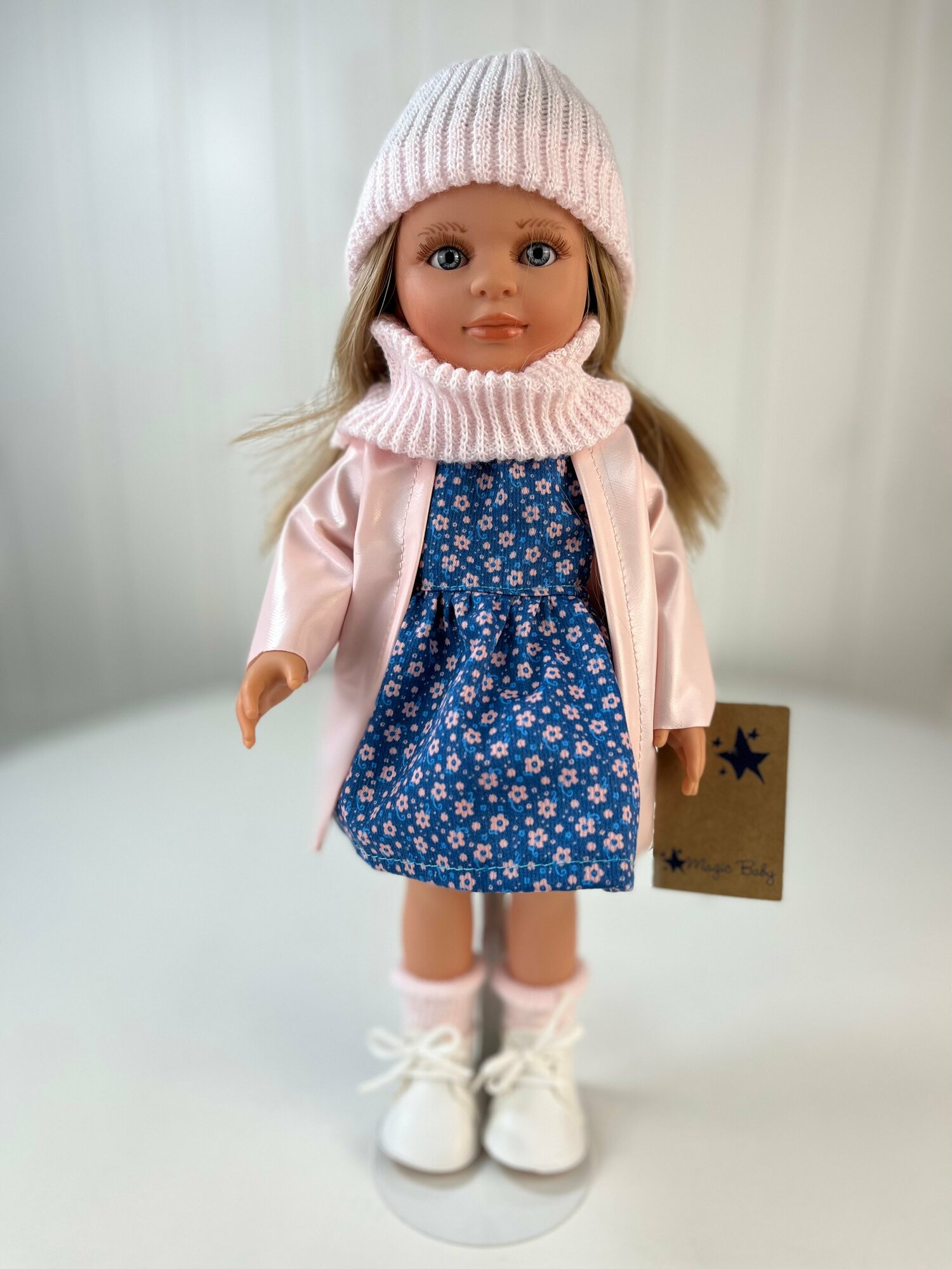 Кукла Lamagik "Нина", блондинка, в розовом плаще и цветном платье, 33 см, арт. 33118