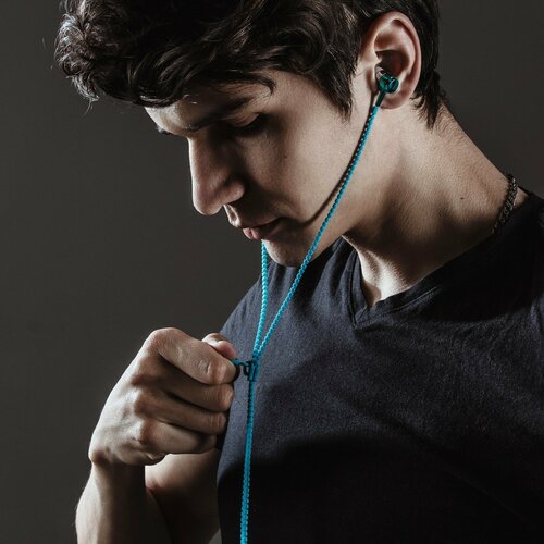 Наушники LuazON VBT 110 Молния вакуумные микрофон синие 408₽