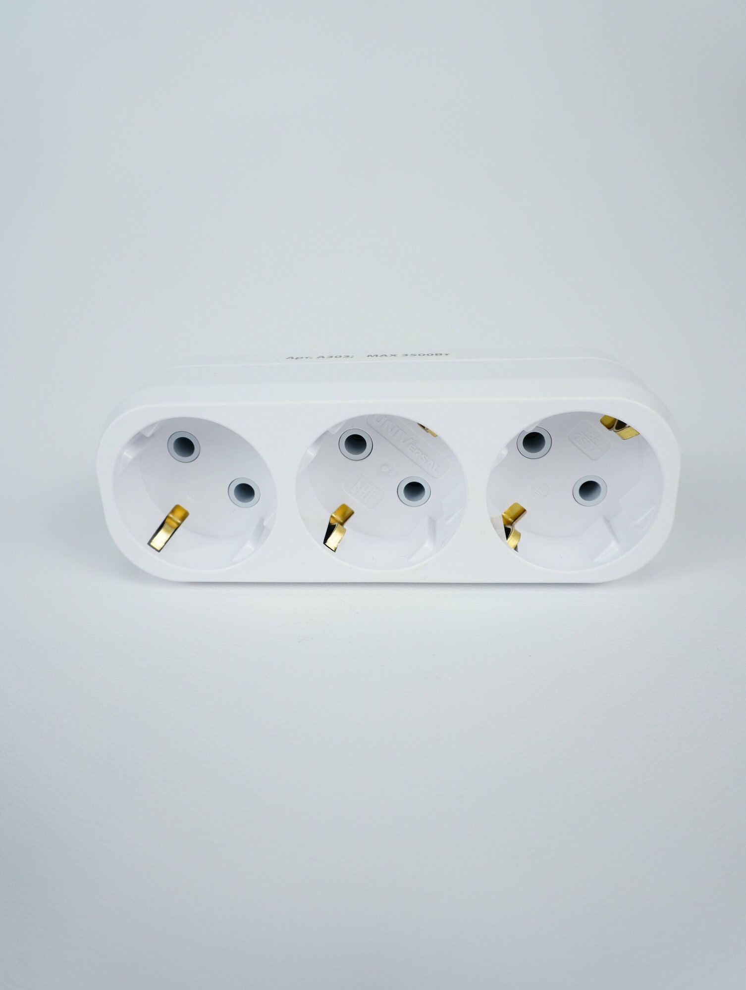 фото Разветвитель 3 гнезда с заземлением, плоский, 16 А