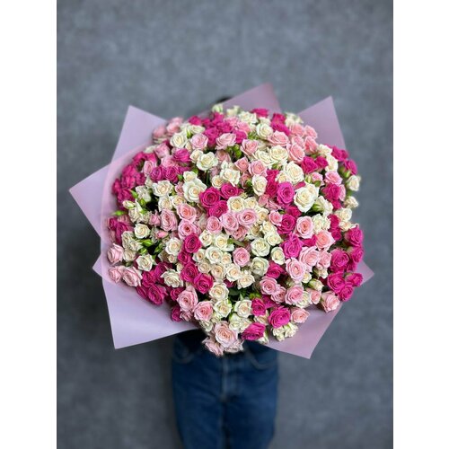 Букет из 51 кустовых роз 50 см (микс цветов белый/розовый)