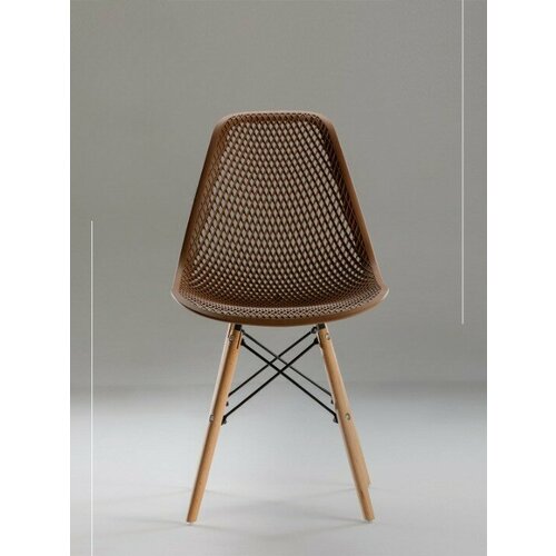 Стул для кухни гостиной столовой ажурный EAMES DSW, пластик, коричневый, 1 шт