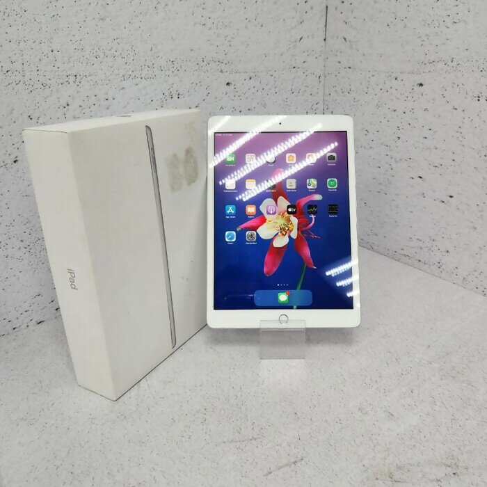Планшет Apple iPad 8 A2270