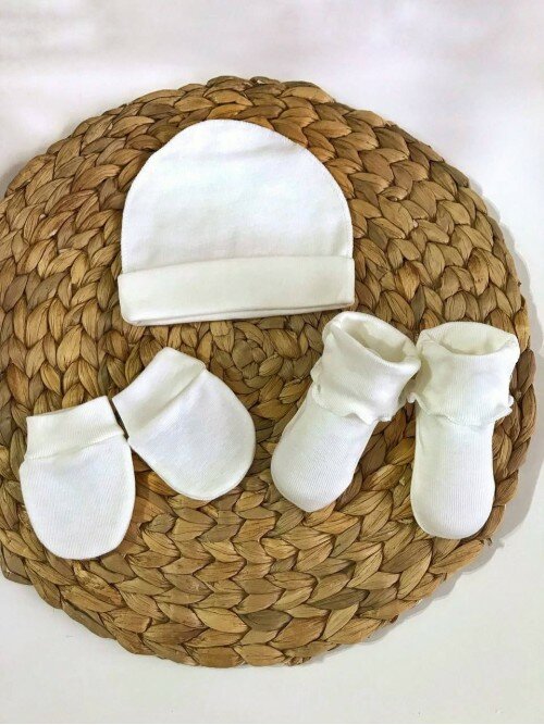 Набор для малыша "Шапочка Носки Царапки" 0-3 месяца/ белый