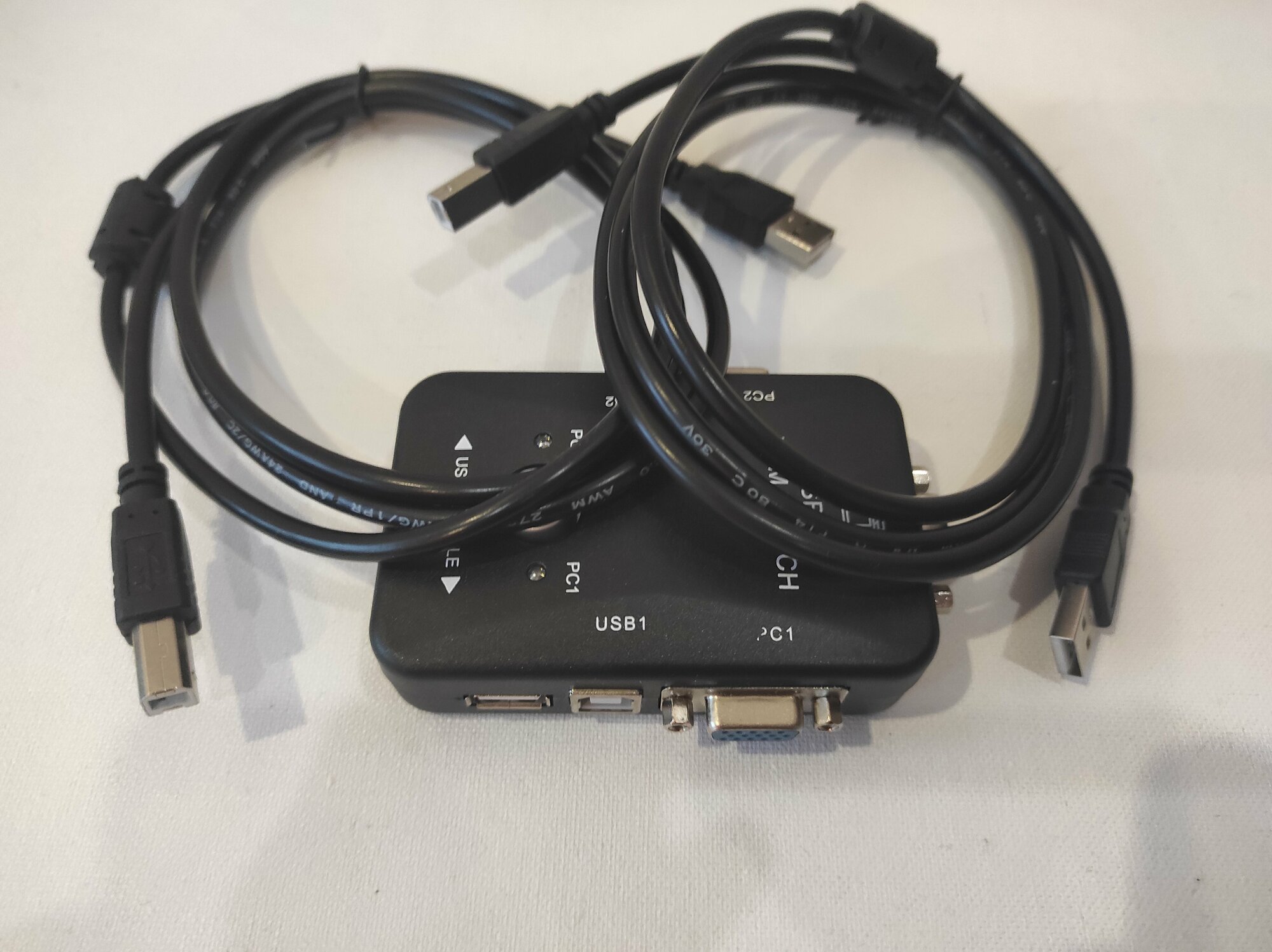 Комплект KVM переключатель VGA 2х1 USB 20 + 2 USB кабеля type A-type B /VConn/