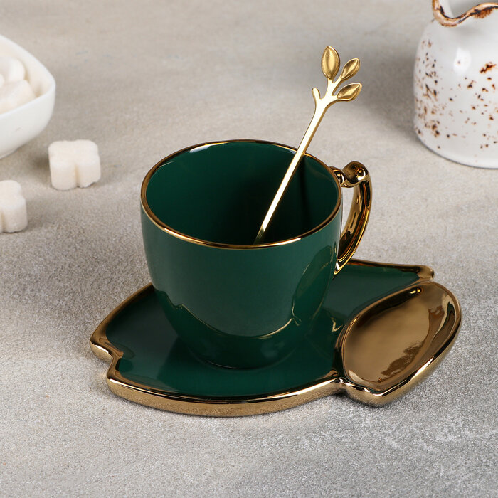 Чайная пара керамическая "Ливона", 3 предмета: чашка 200 мл, блюдце d-14 см, ложка, цвет изумрудный